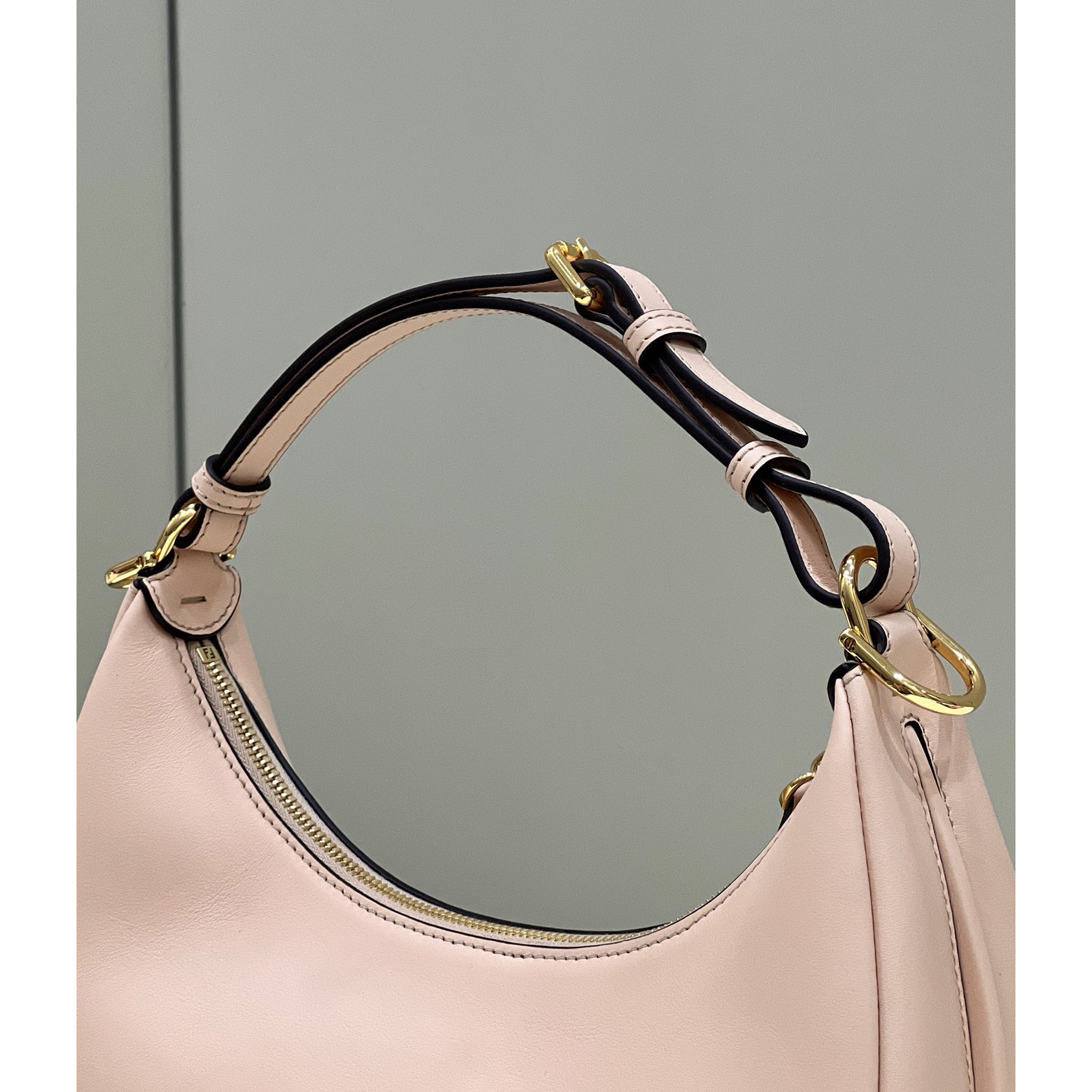 Fendi Graphy  Leather Bag(29*24.5*10cm) - EUR FASHION