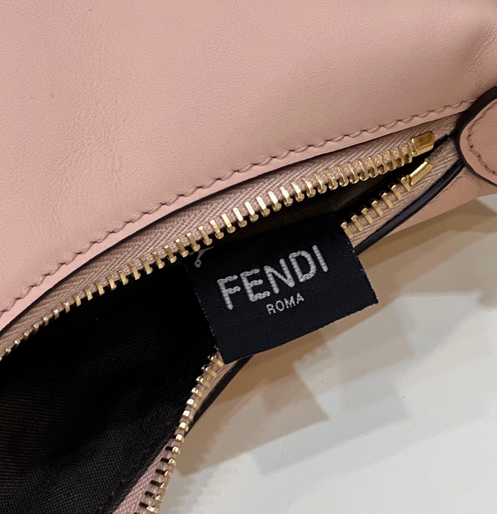 Fendi Graphy  Leather Bag(29*24.5*10cm) - EUR FASHION