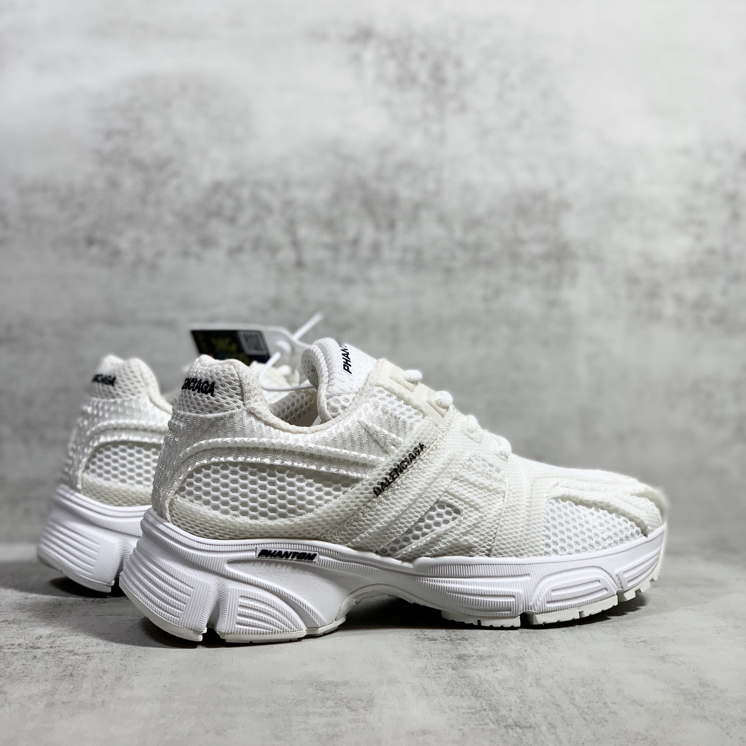 Balenciaga Men's Phantom Sneaker Washed In White - EUR FASHION