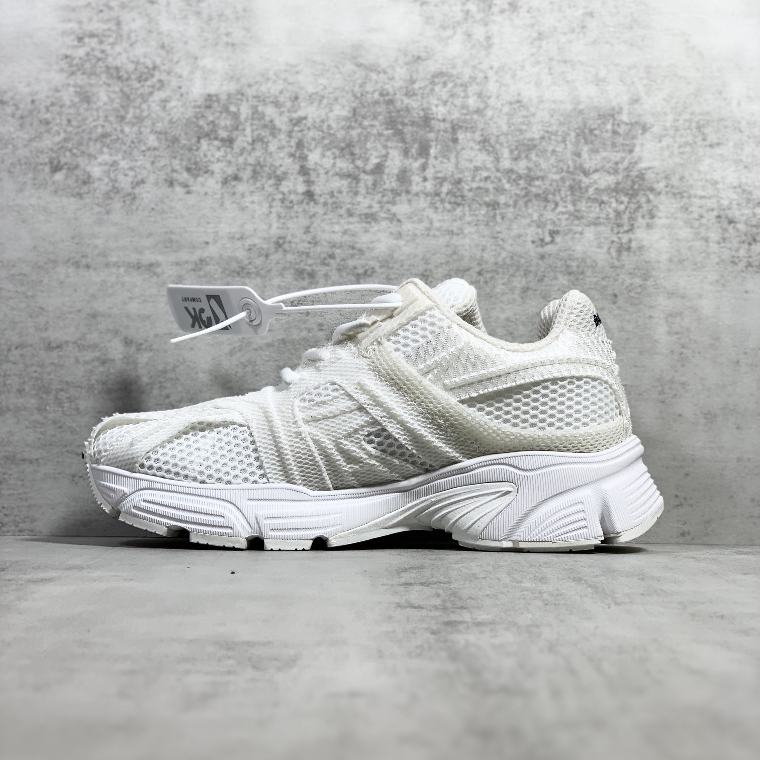 Balenciaga Men's Phantom Sneaker Washed In White - EUR FASHION