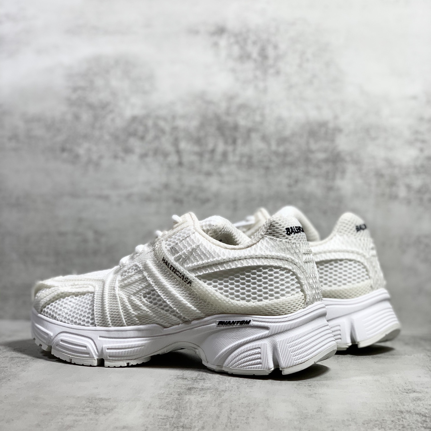 Balenciaga Men's Phantom Sneaker Washed In White - EUR FASHION