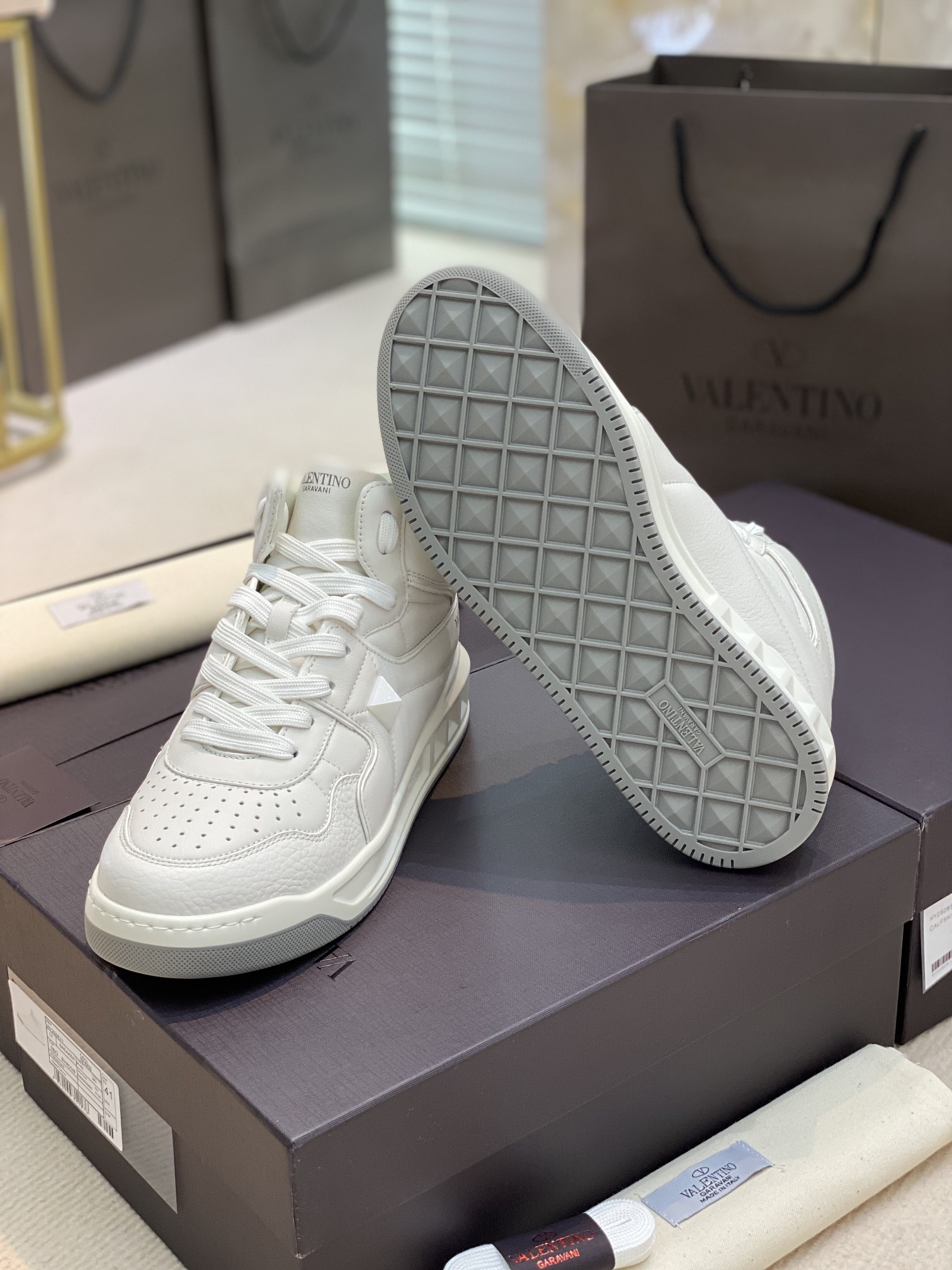 Valenti One Stud Mid-Top Nappa Sneaker - EUR FASHION