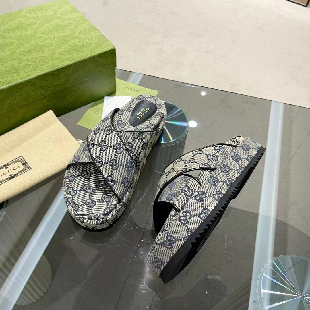 Gucci Women's GG Platform Slide Sandal - EUR FASHION