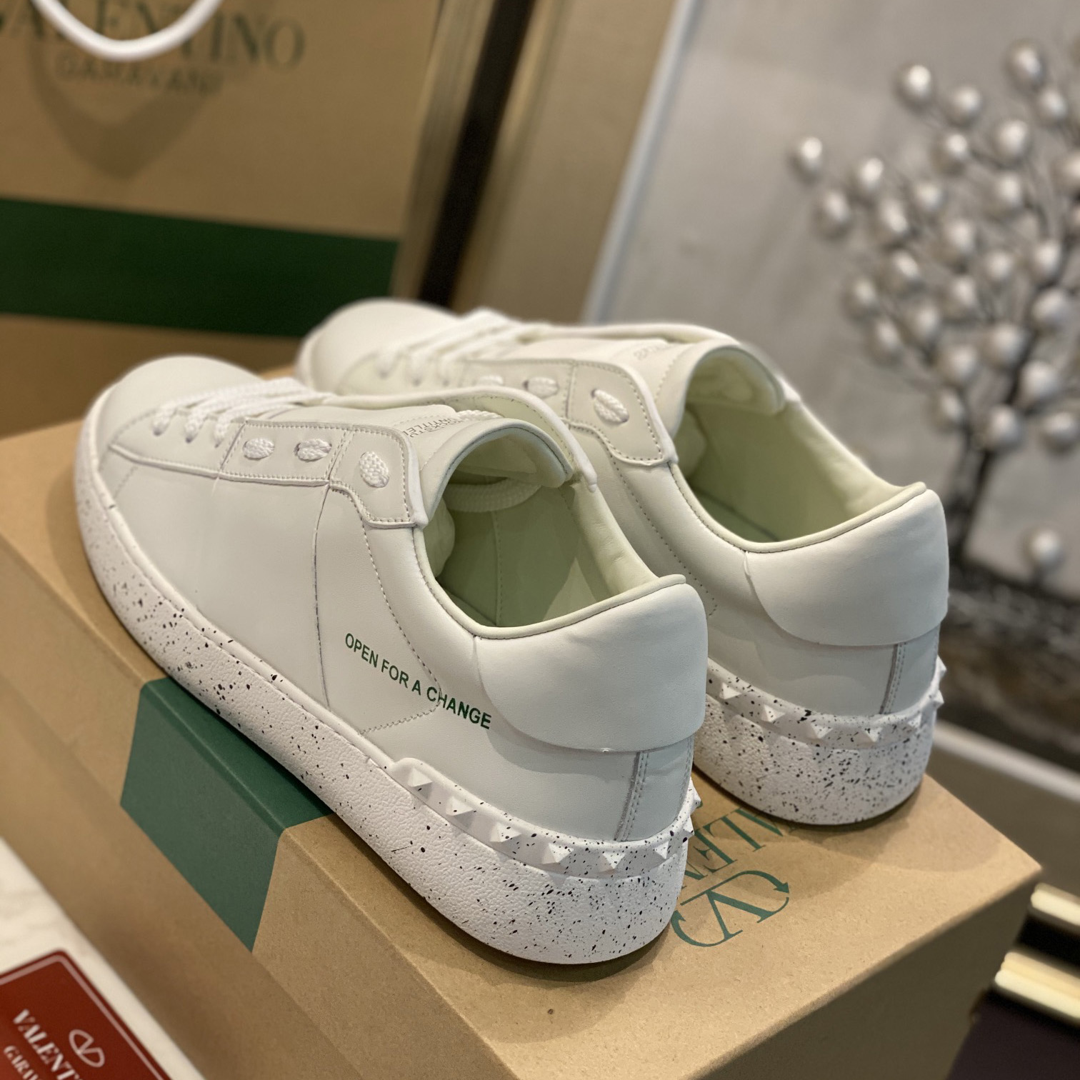 Valenti  Open For A Change Sneaker In Bio-Based Material In White - EUR FASHION