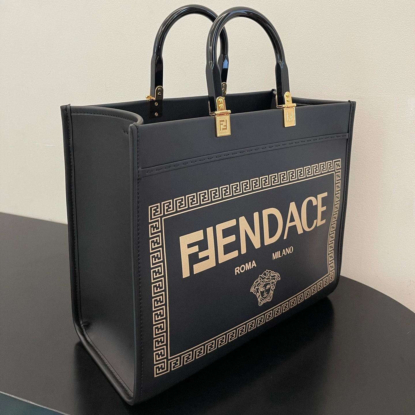 Versace x Fendi Sunshine Medium Fendace Printed White Leather Shopper(35-31-17cm) - EUR FASHION