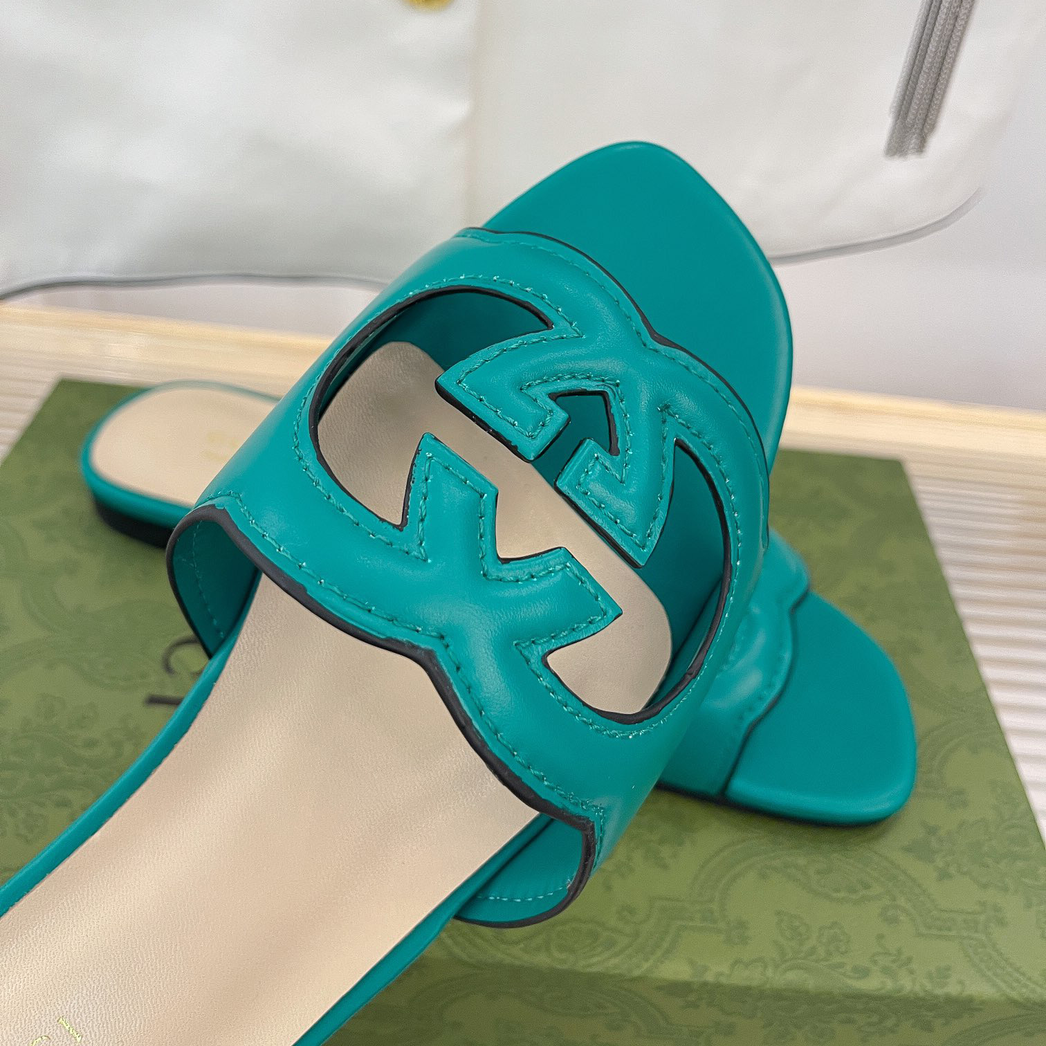 Gucci Women's Interlocking G Cut-Out Slide Sandal - EUR FASHION