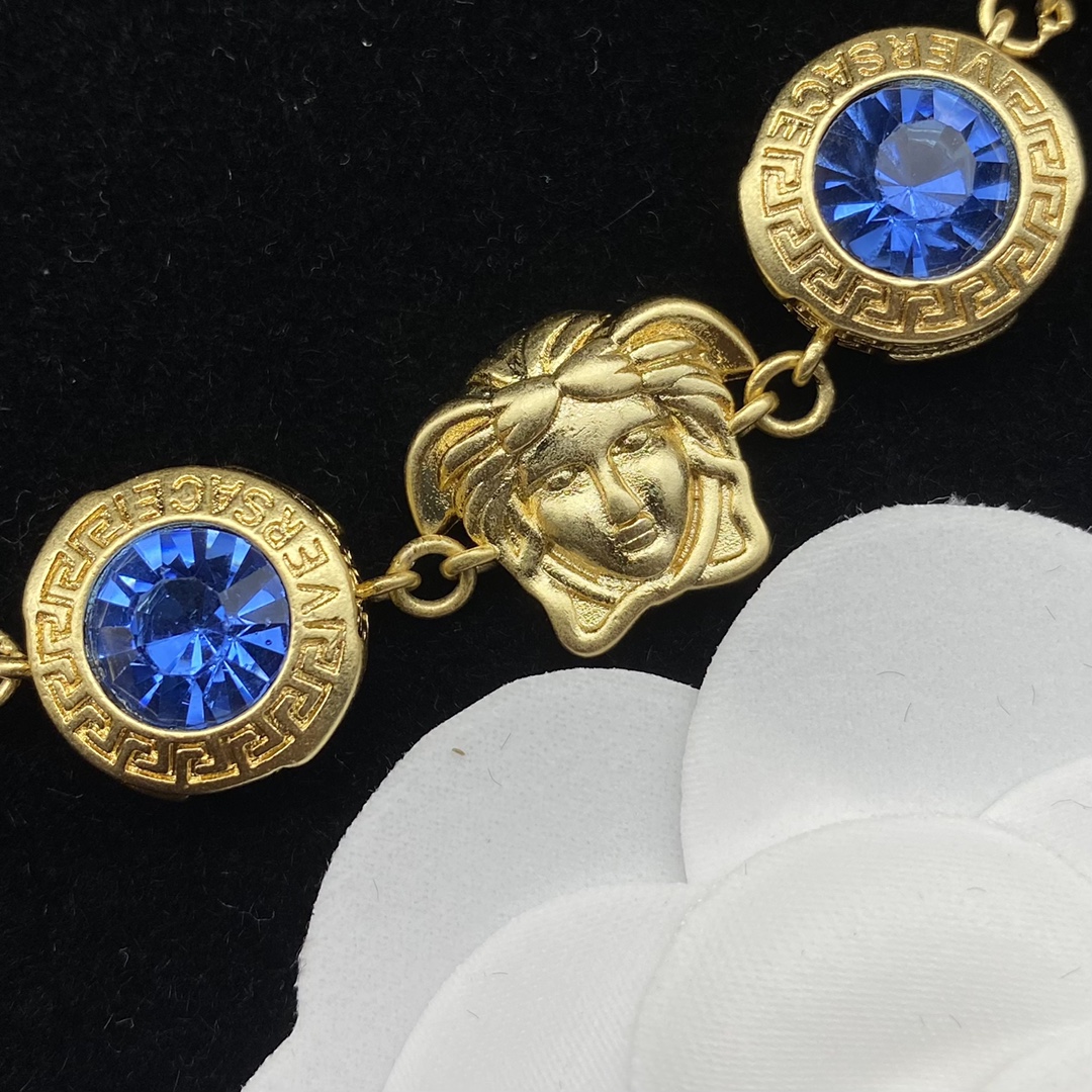 Versace  La Medusa Rhinestone Necklace - EUR FASHION