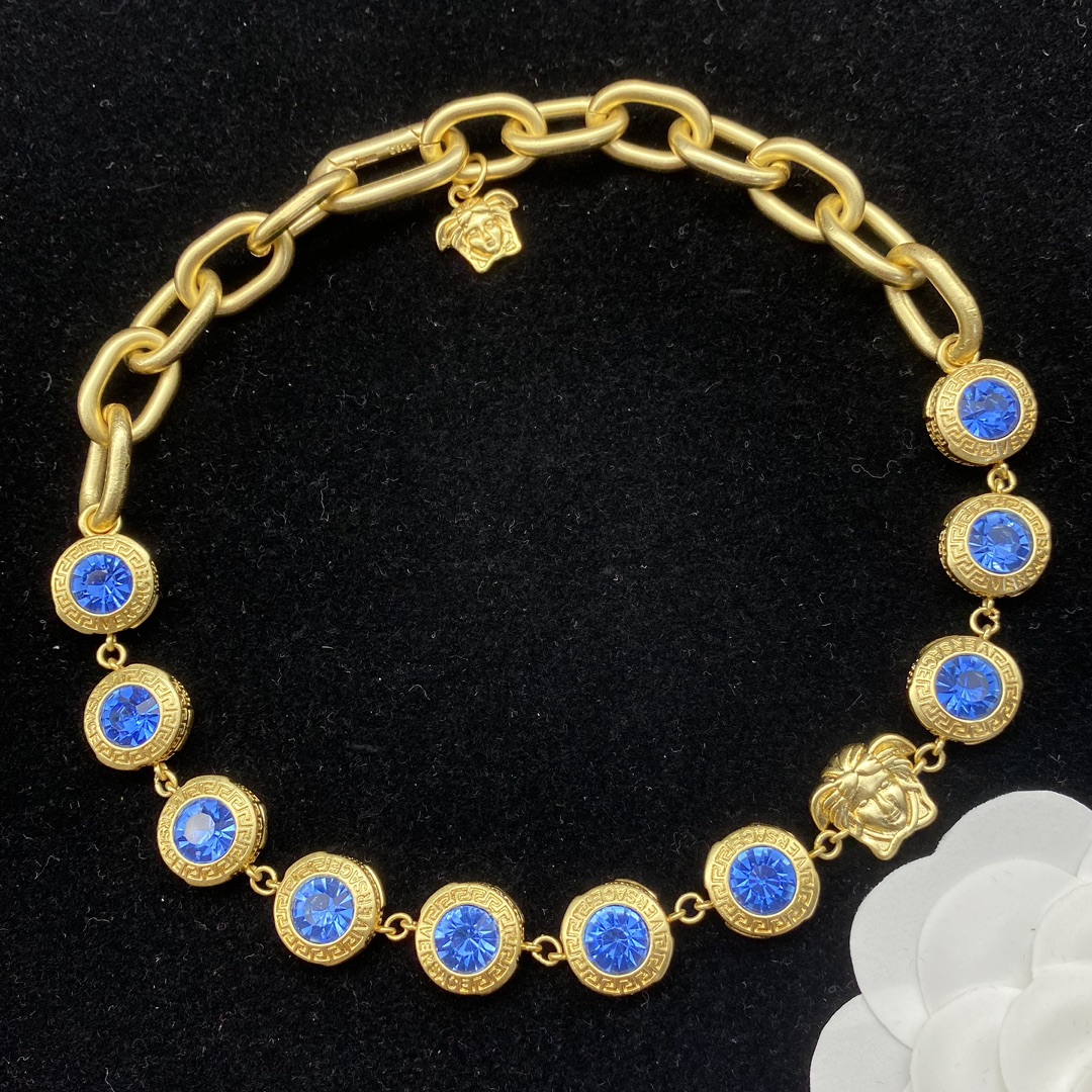 Versace  La Medusa Rhinestone Necklace - EUR FASHION