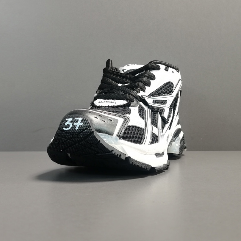 Balenciaga Runner Sneakers - EUR FASHION