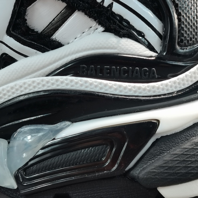 Balenciaga Runner Sneakers - EUR FASHION
