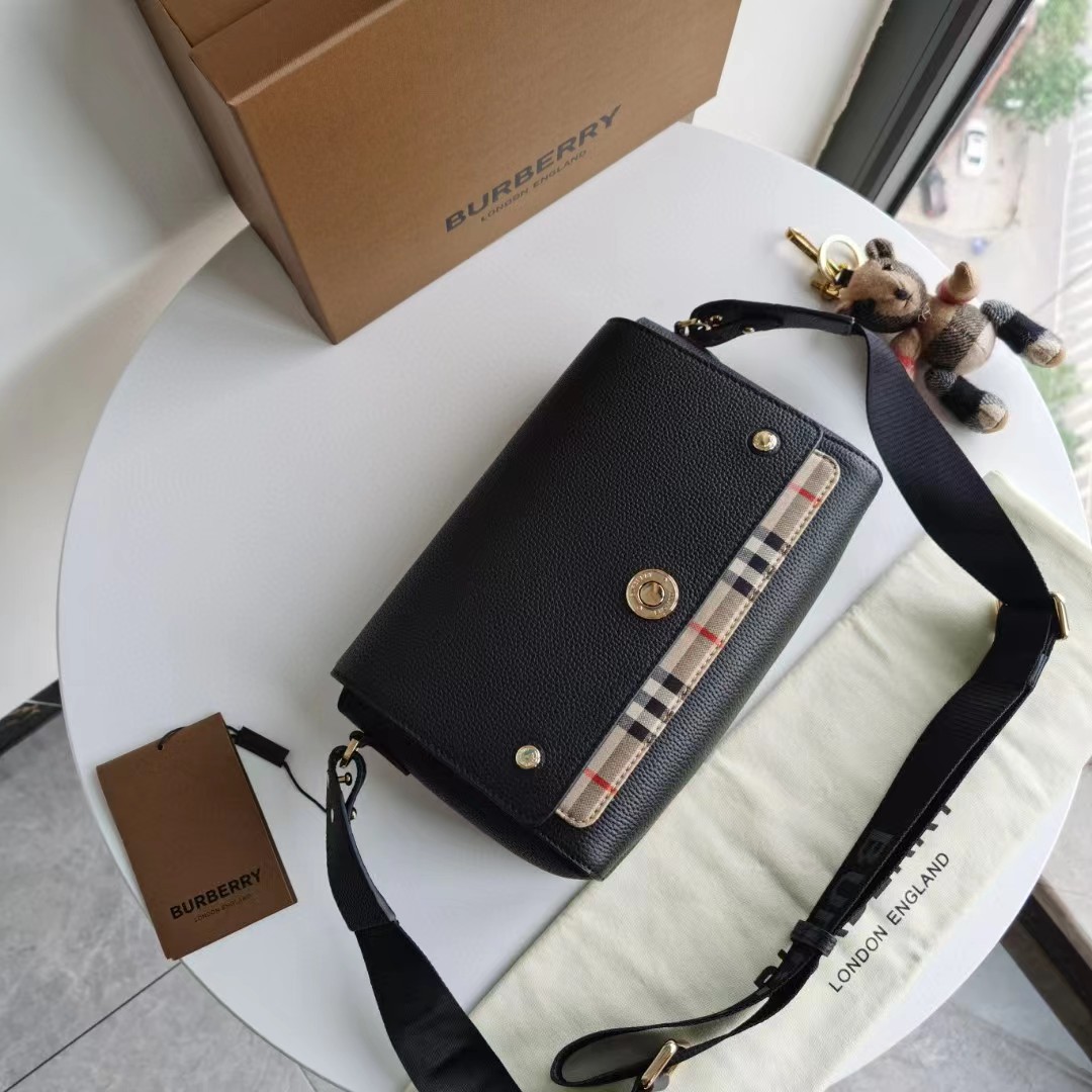Burberry Hackberry Leather Cross -Body Bag (25-18-8.5cm) - EUR FASHION