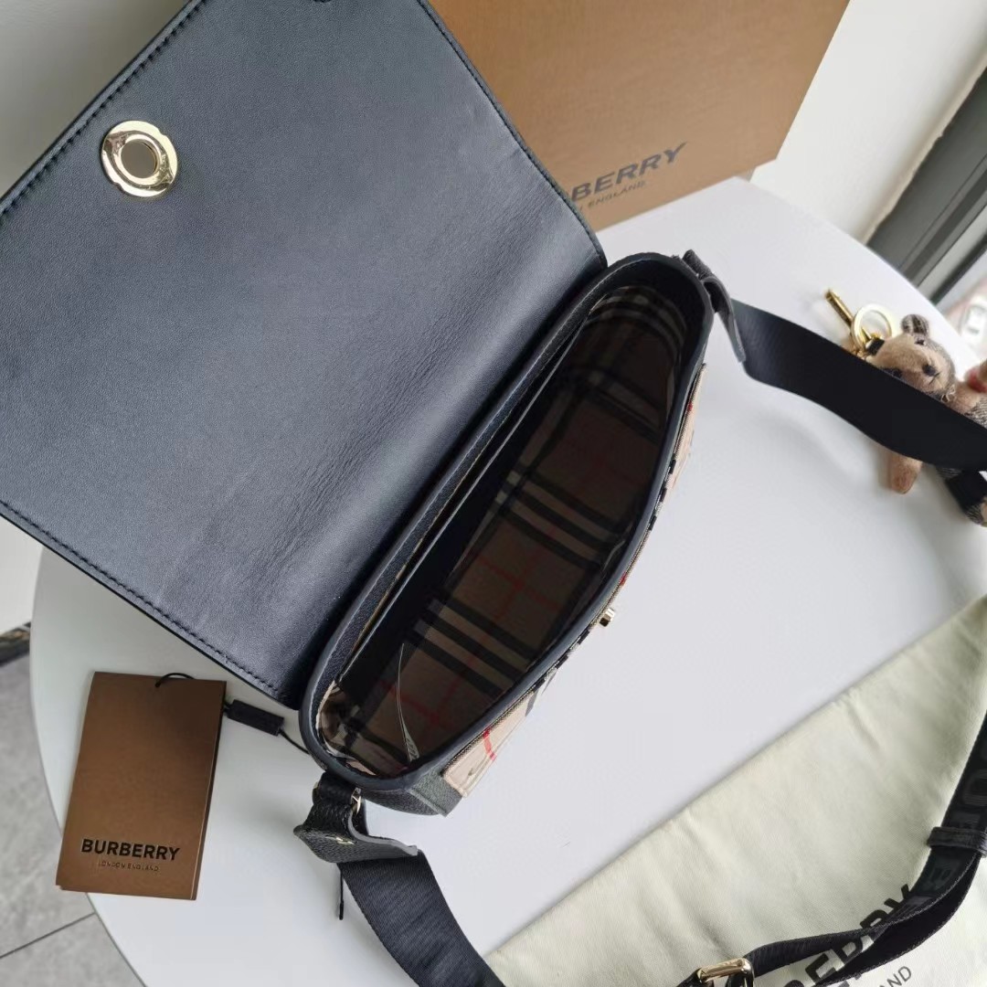 Burberry Hackberry Leather Cross -Body Bag (25-18-8.5cm) - EUR FASHION