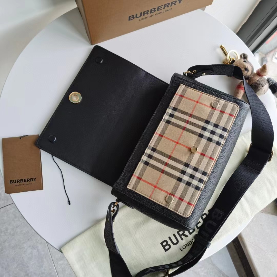 Burberry Hackberry Leather Cross -Body Bag (25-18-8.5cm) - EUR FASHION
