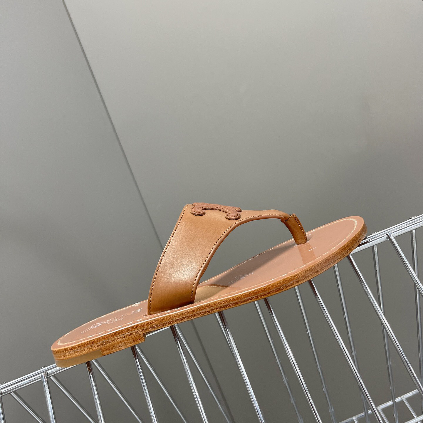 Celine Triomphe Flat Thong In Calfskin Tan - EUR FASHION