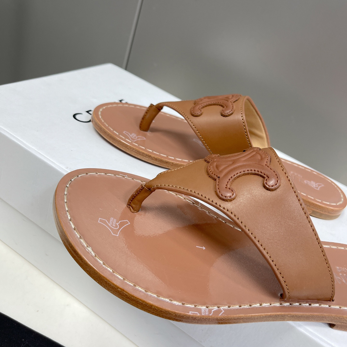Celine Triomphe Flat Thong In Calfskin Tan - EUR FASHION