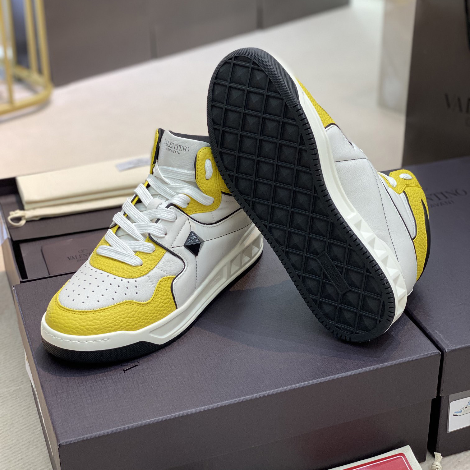 Valenti One Stud Mid-Top Nappa Sneaker - EUR FASHION