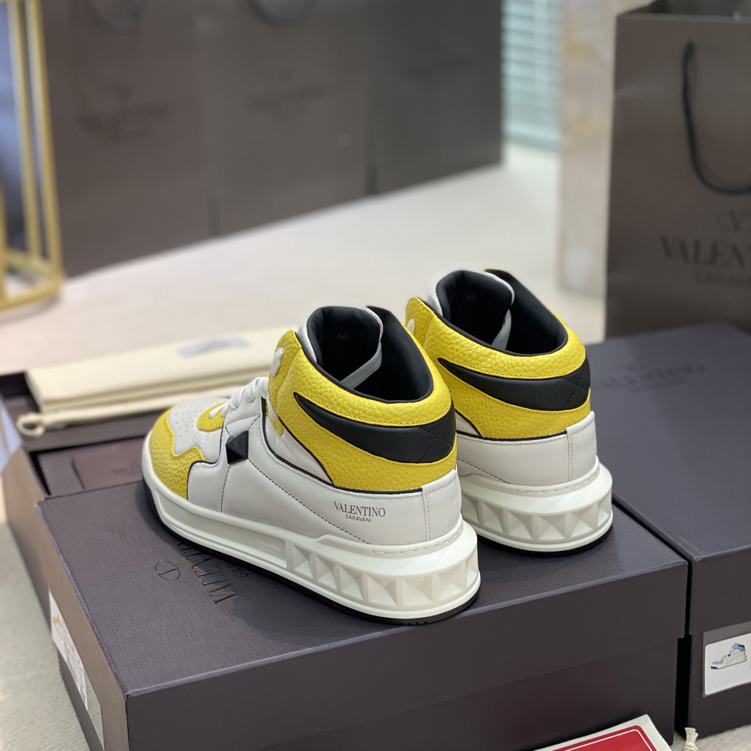 Valenti One Stud Mid-Top Nappa Sneaker - EUR FASHION