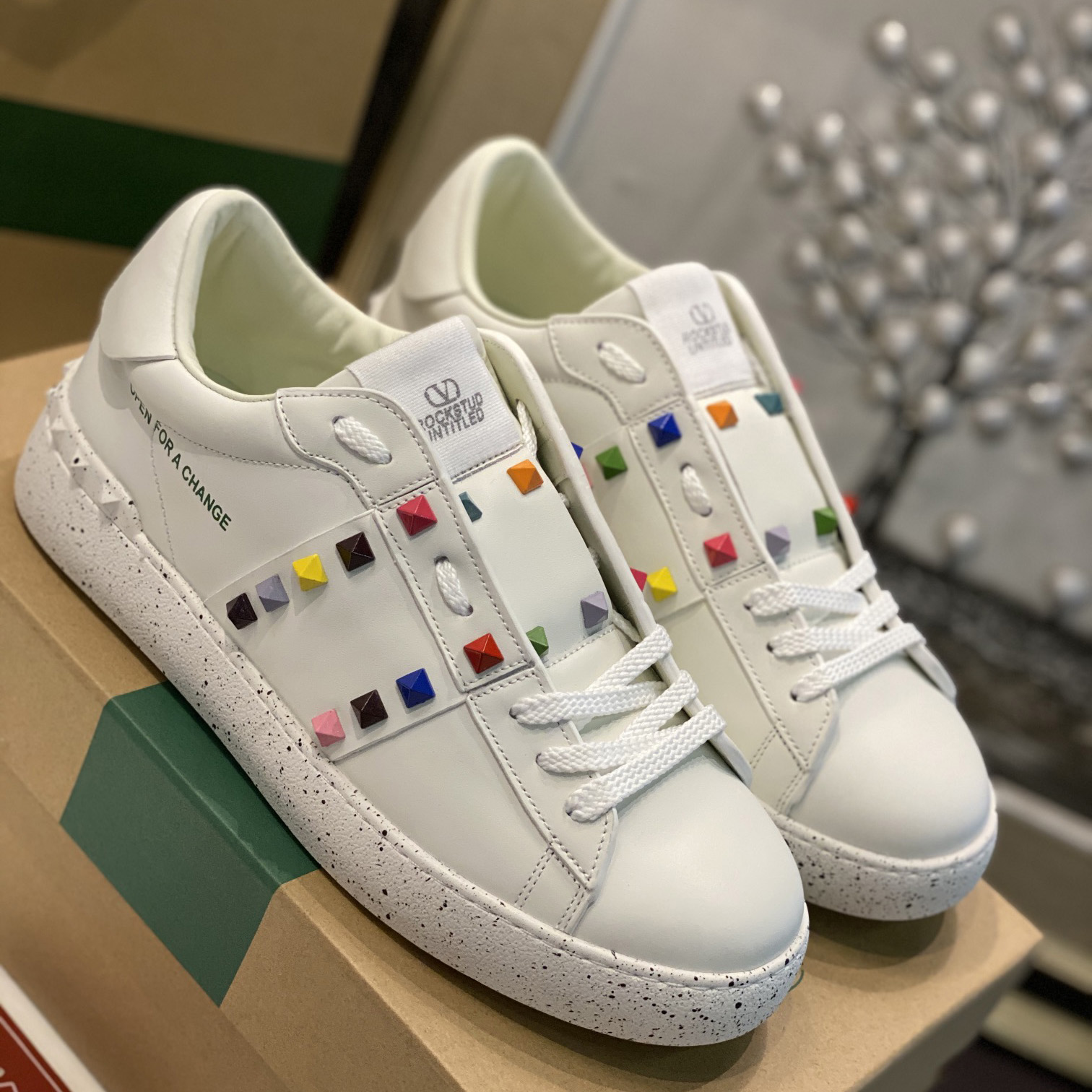 Valenti  Open For A Change Sneaker In Bio-Based Material In White/Multicolor - EUR FASHION