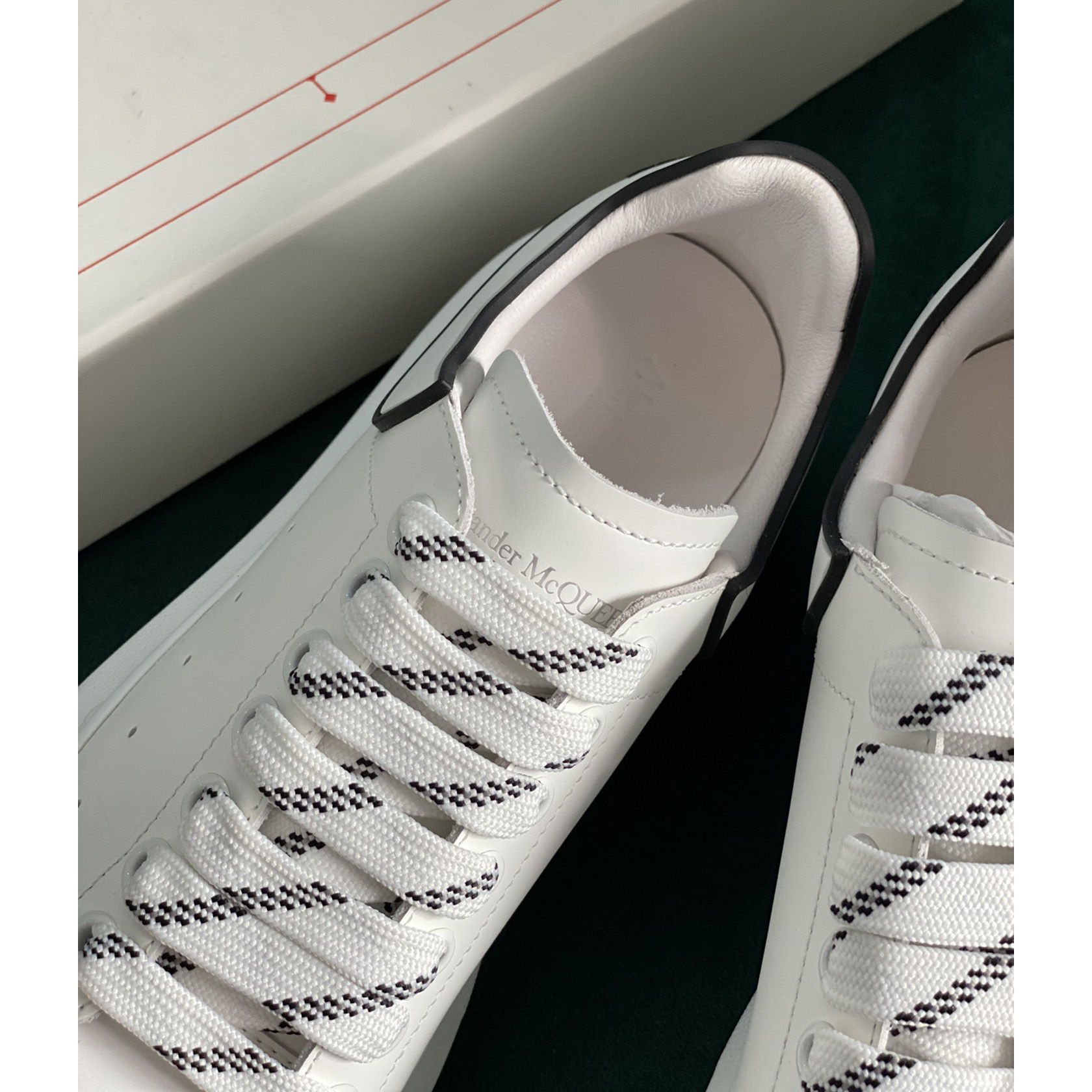 Alexander Mqueen Oversized Sneaker In White/Black - EUR FASHION