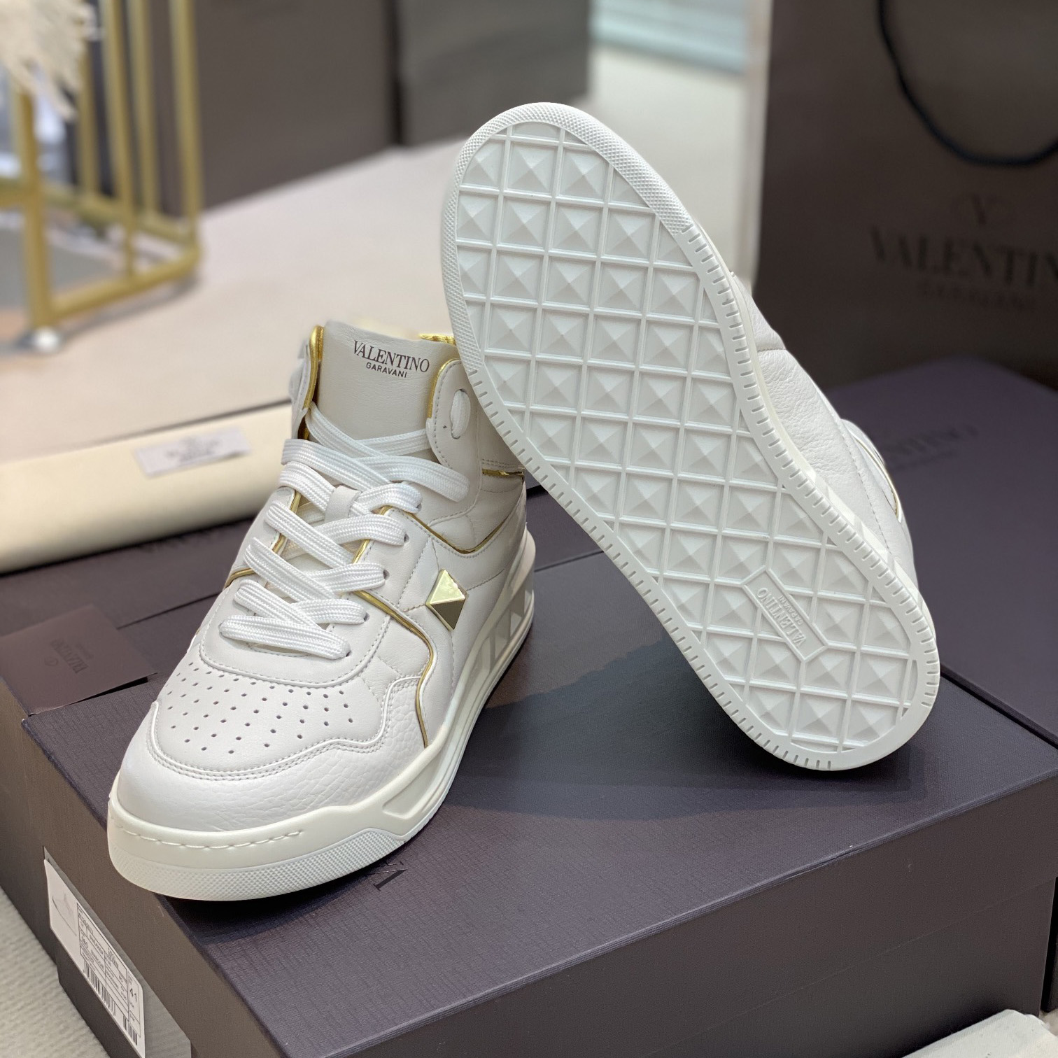 Valenti One Stud Mid-Top Nappa Sneaker - EUR FASHION