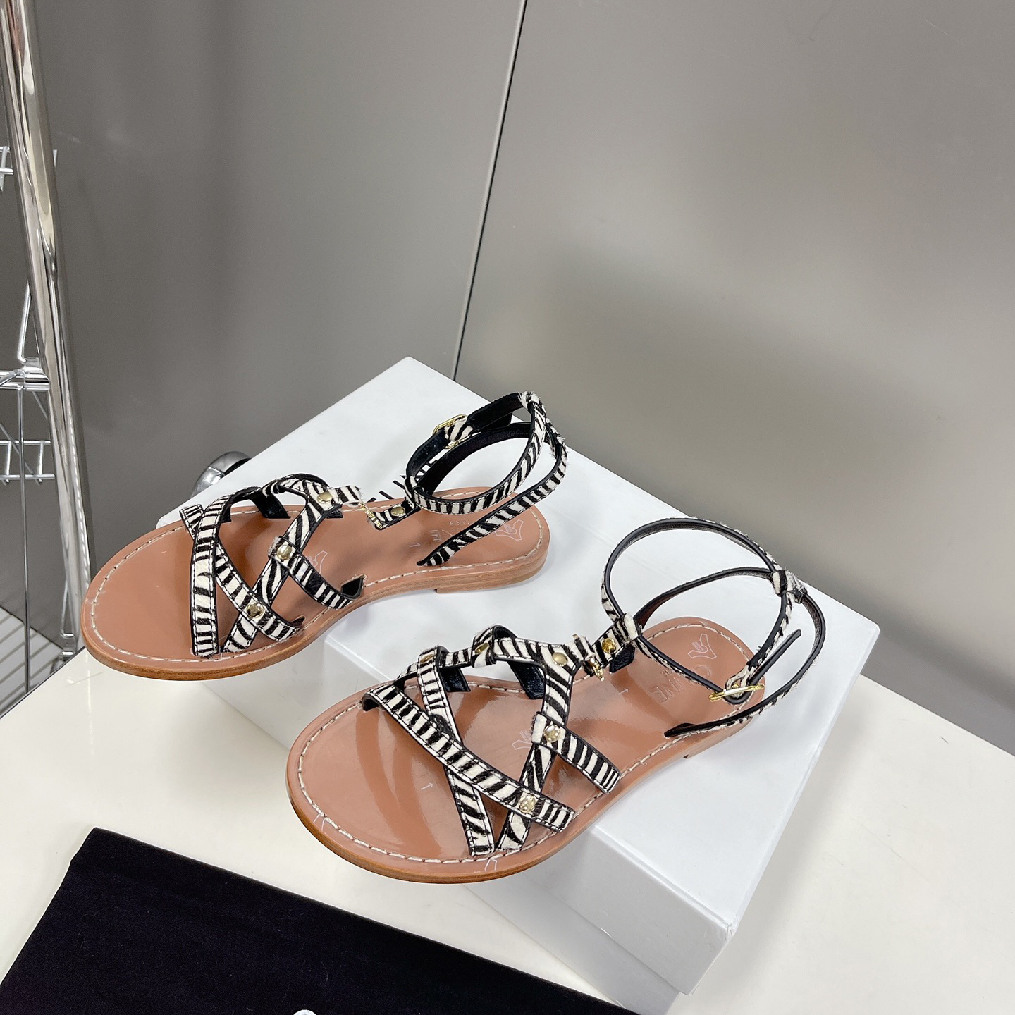 Celine Taillat Triomphe Sandal In Zebra Printed Hairy Calfskin Black/White - EUR FASHION