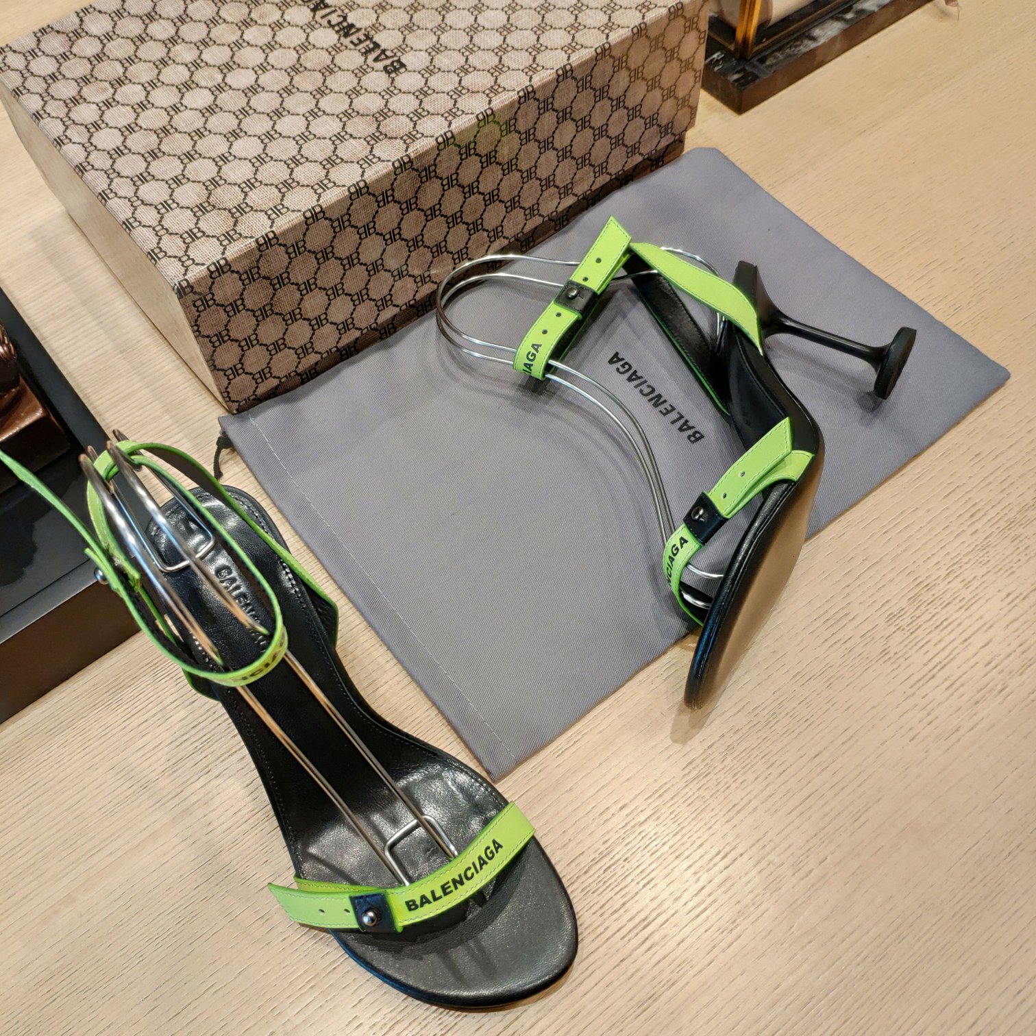 Balenciaga Afterhour 90mm Sandal In Neon Yellow And Black Smooth Calfskin - EUR FASHION