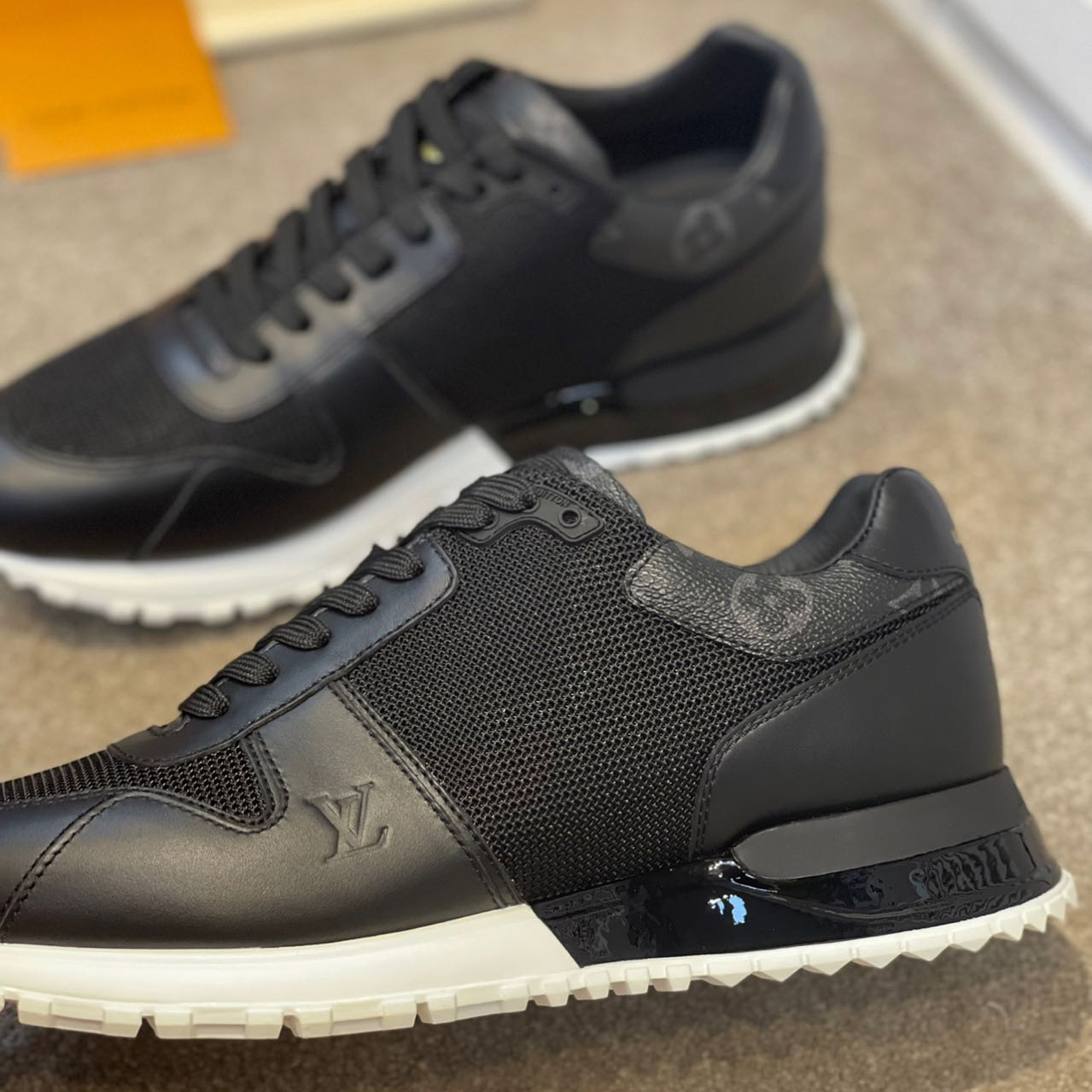 Louis Vuitton Run Away Sneaker    1A5AXB - EUR FASHION
