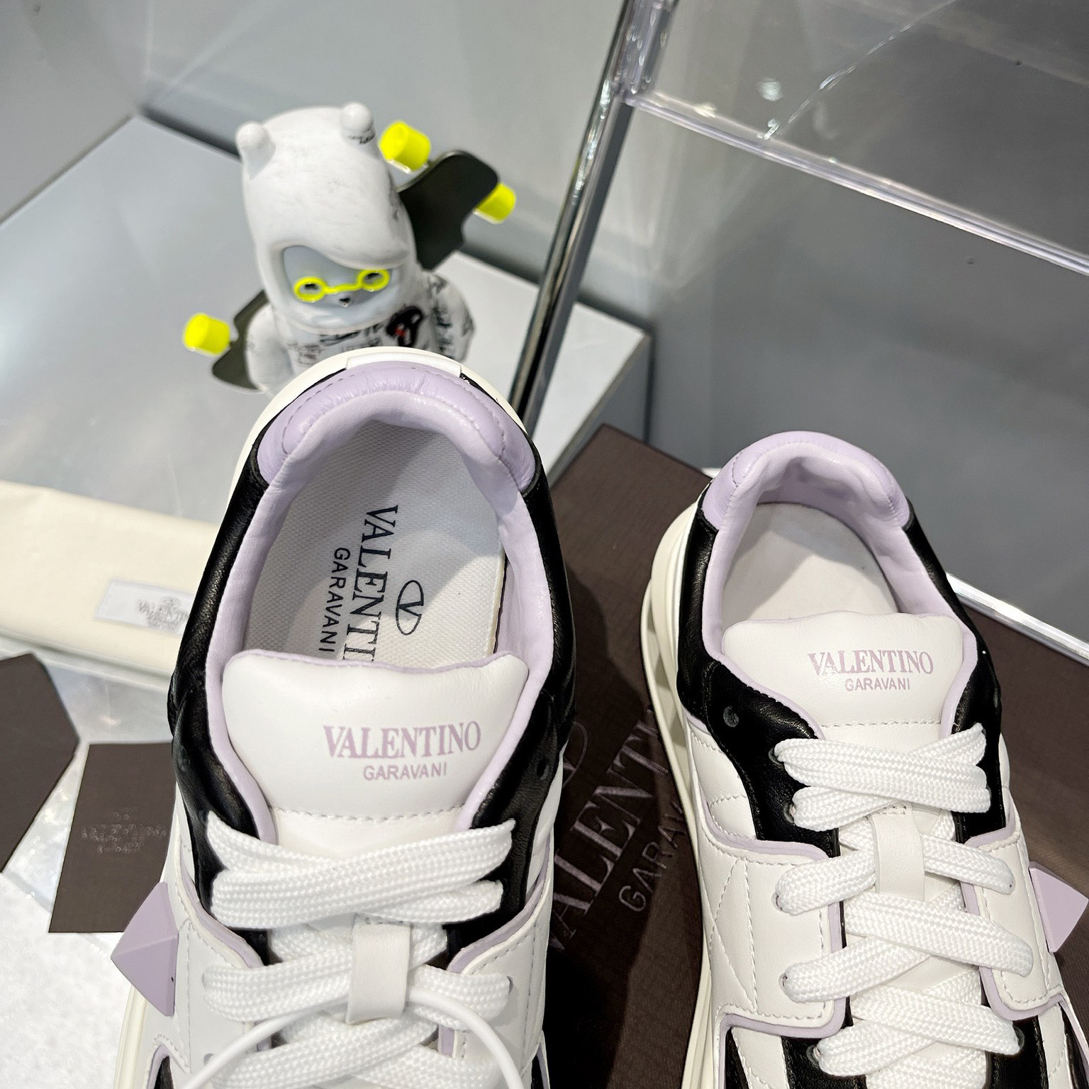 Valenti One Stud Low-Top Calfskin Sneaker - EUR FASHION