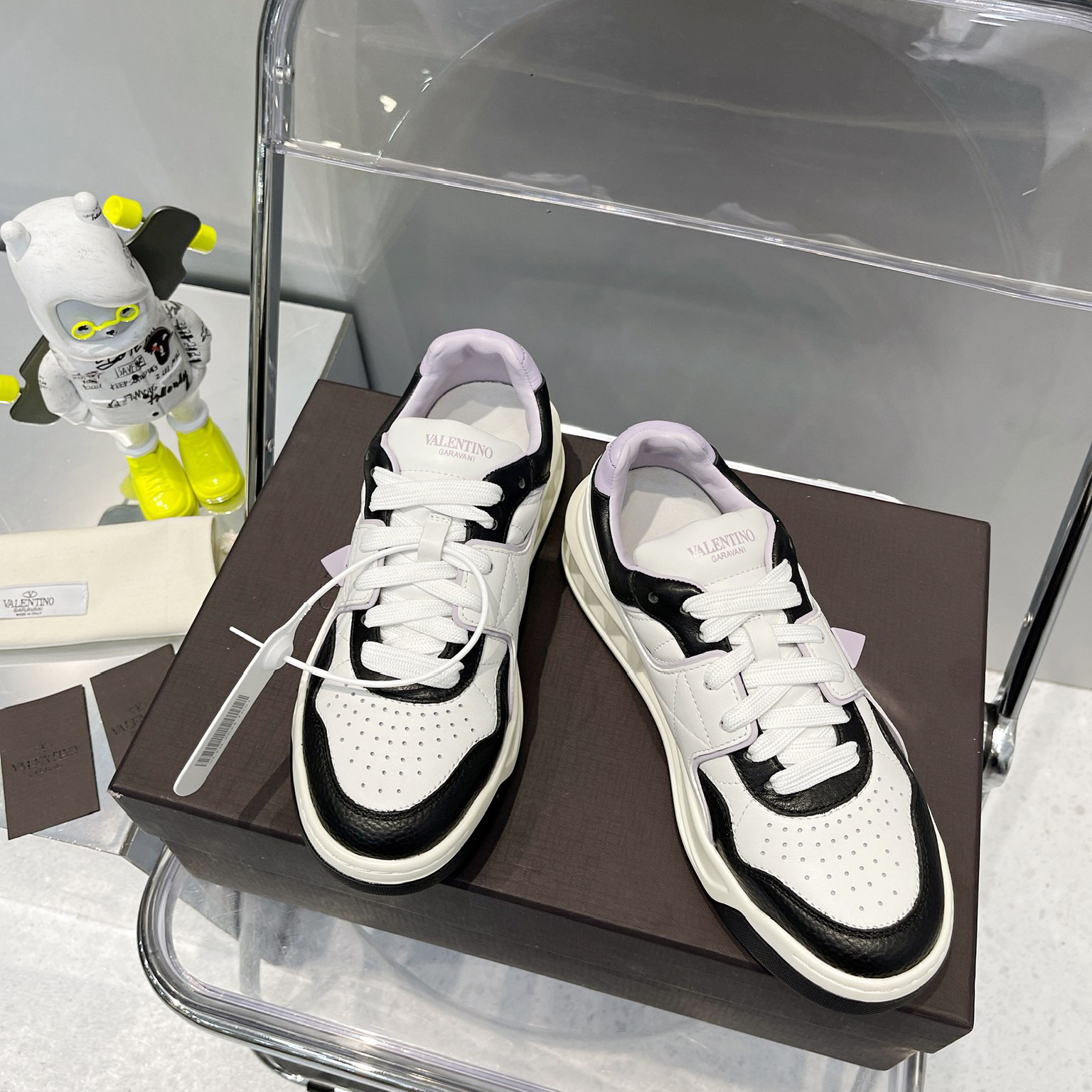 Valenti One Stud Low-Top Calfskin Sneaker - EUR FASHION