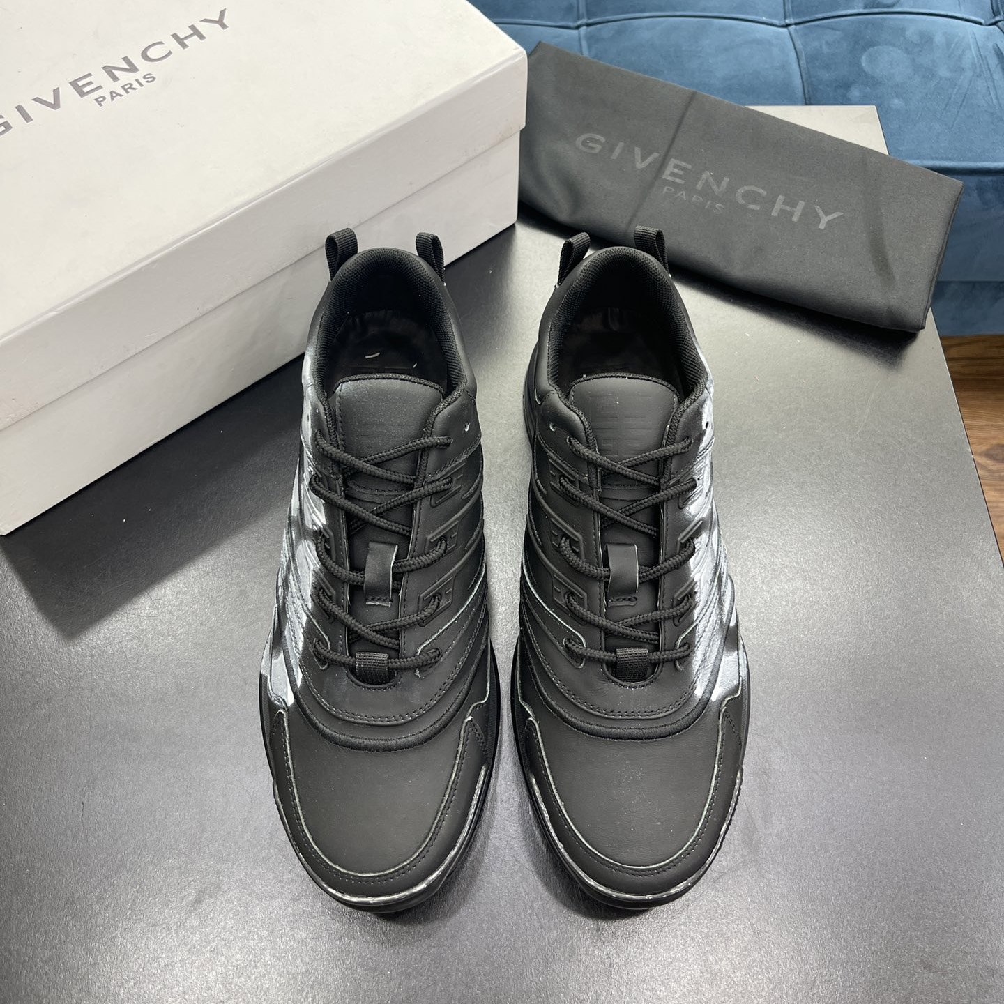 Givenchy Logo Sneakers In Black - EUR FASHION
