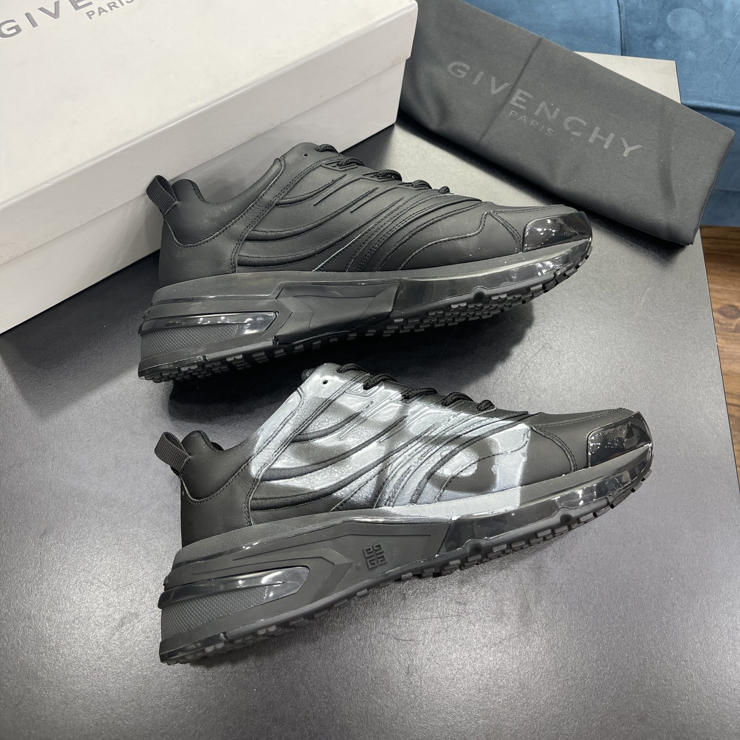 Givenchy Logo Sneakers In Black - EUR FASHION
