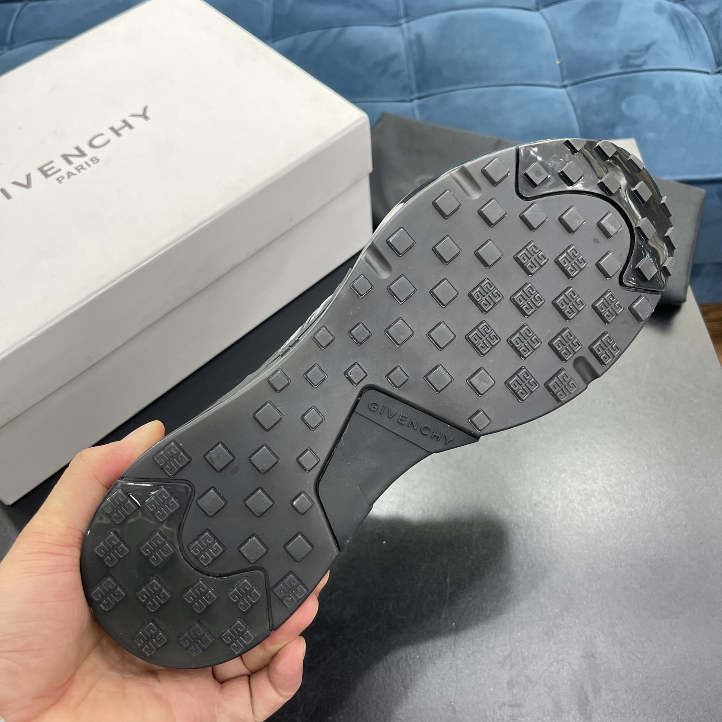 Givenchy Logo Sneakers In Black - EUR FASHION
