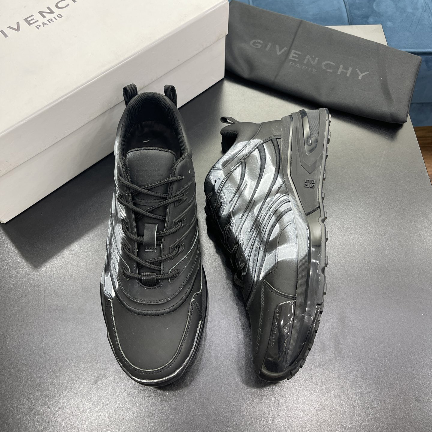 Givenchy Logo Sneakers In Black - EUR FASHION