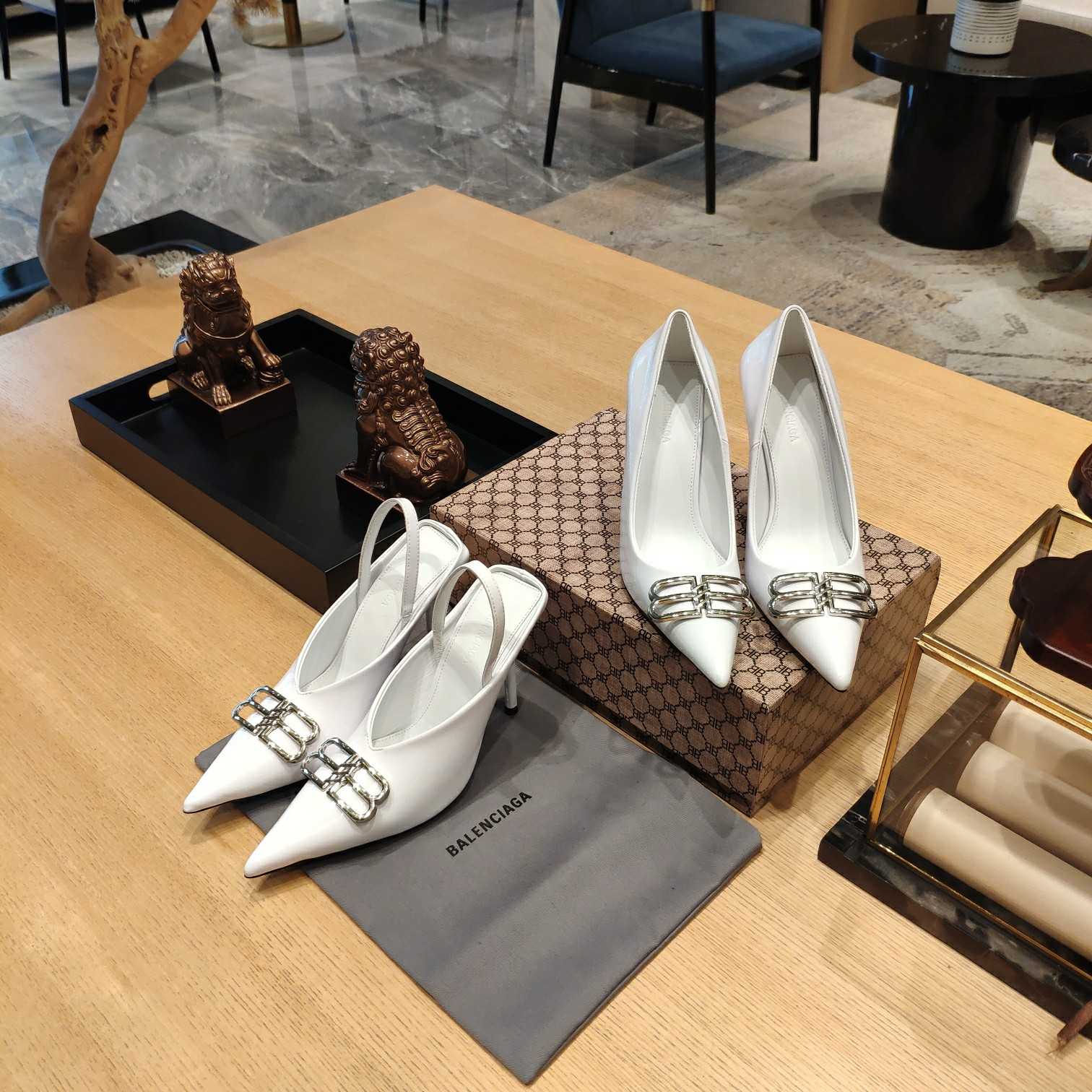 Balenciaga BB Leather Pumps - EUR FASHION