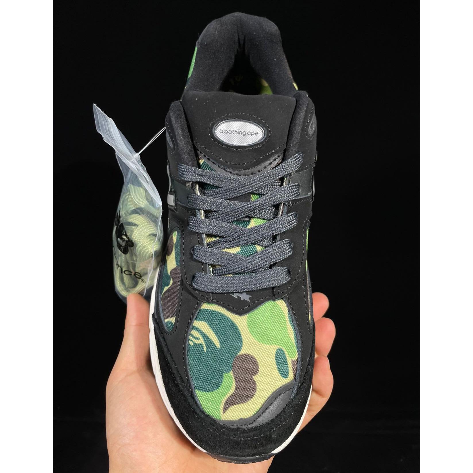New Balance 2002R x Bape Sneakers             M2002RBF  - EUR FASHION