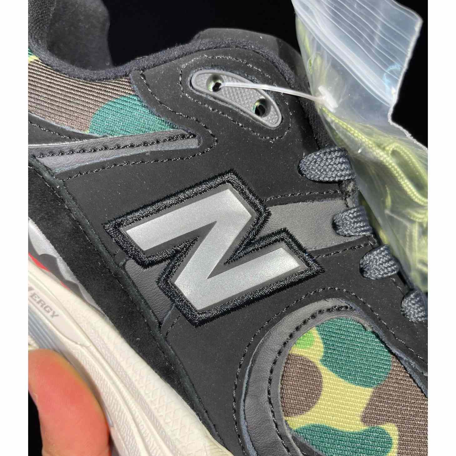 New Balance 2002R x Bape Sneakers             M2002RBF  - EUR FASHION