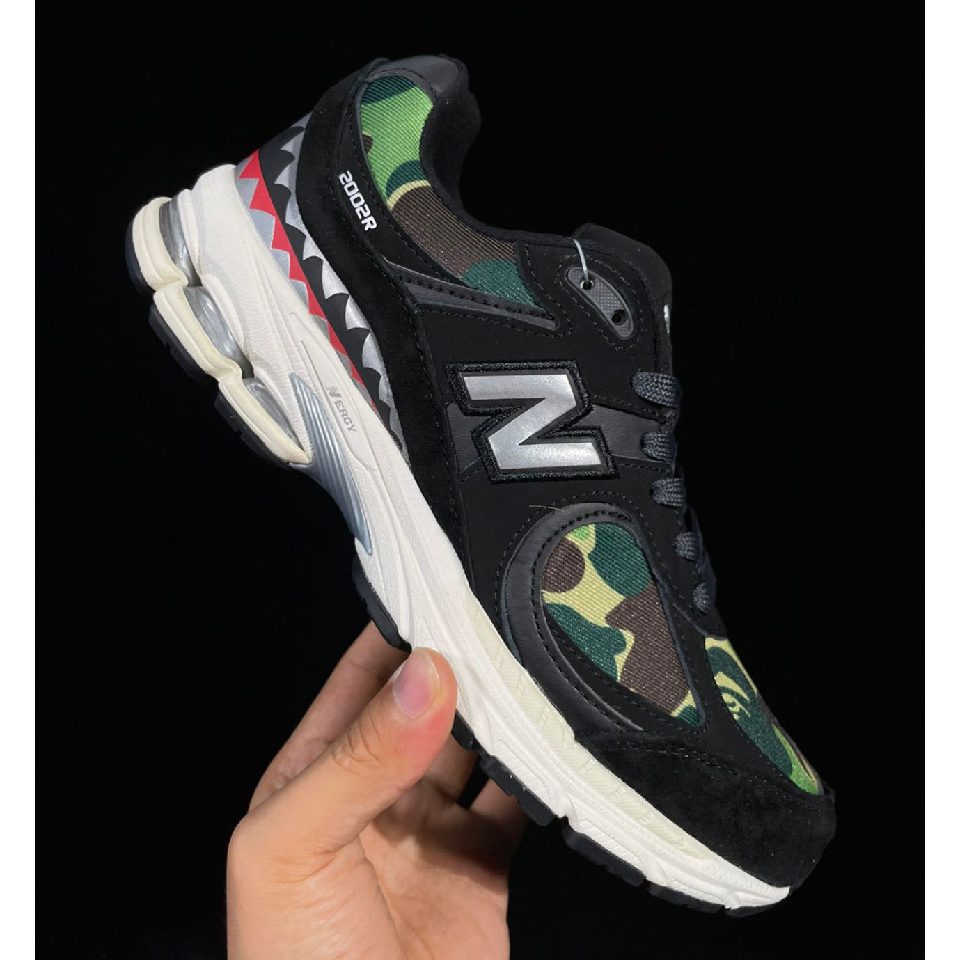 New Balance 2002R x Bape Sneakers             M2002RBF  - EUR FASHION
