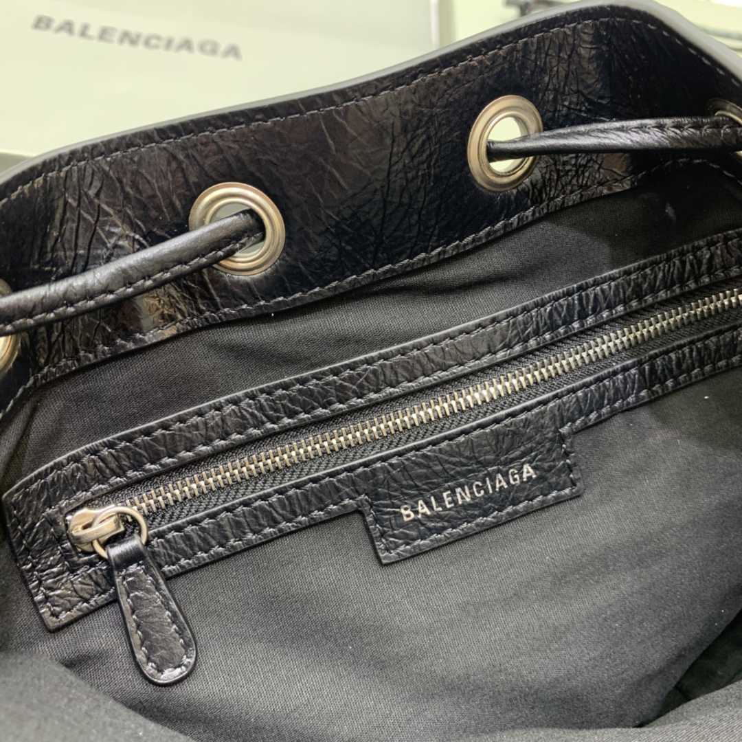 Balenciaga Le Cagole Small Bucket Bag In Black Arena Lambskin, Aged-Silver Hardware(30-22.9-17cm) - EUR FASHION