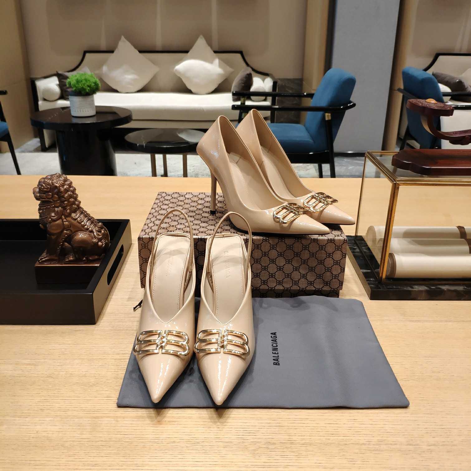 Balenciaga BB Leather Pumps - EUR FASHION