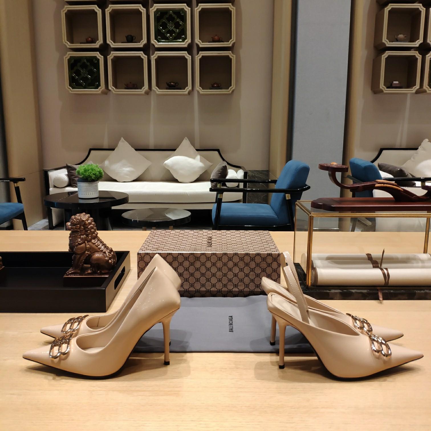 Balenciaga BB Leather Pumps - EUR FASHION