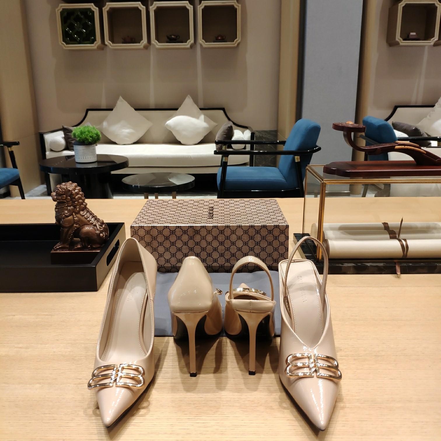 Balenciaga BB Leather Pumps - EUR FASHION