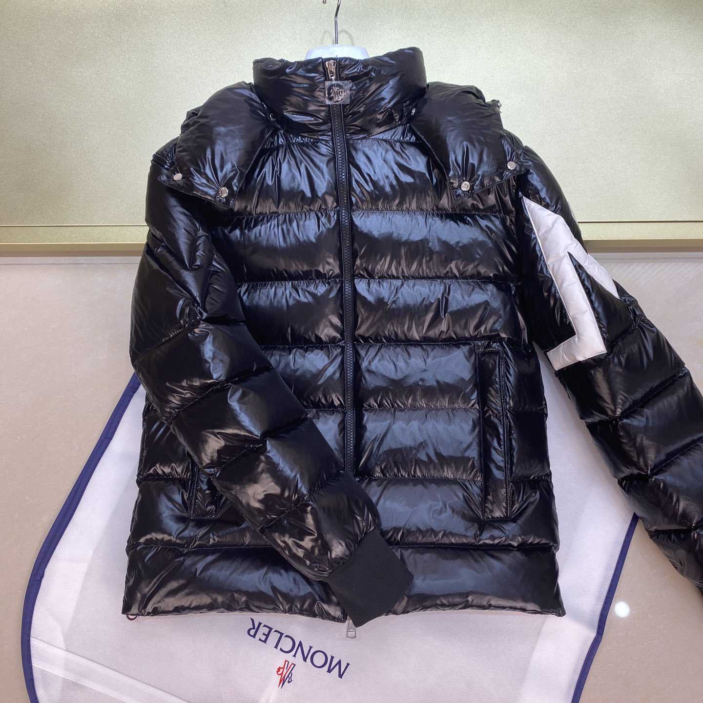 Moncler Corydale Short Down Jacket - EUR FASHION