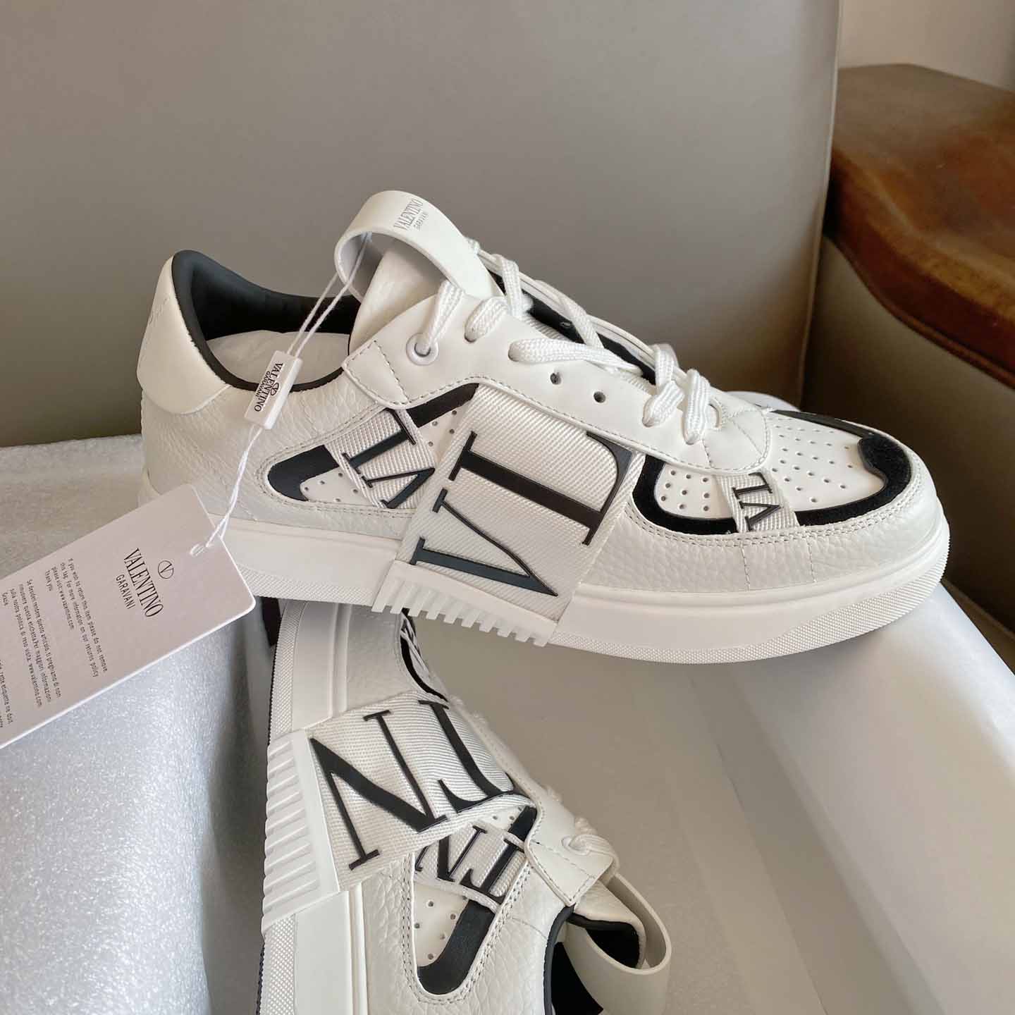 Valenti Low-Top Calfskin Vl7n Sneaker With Bands - EUR FASHION
