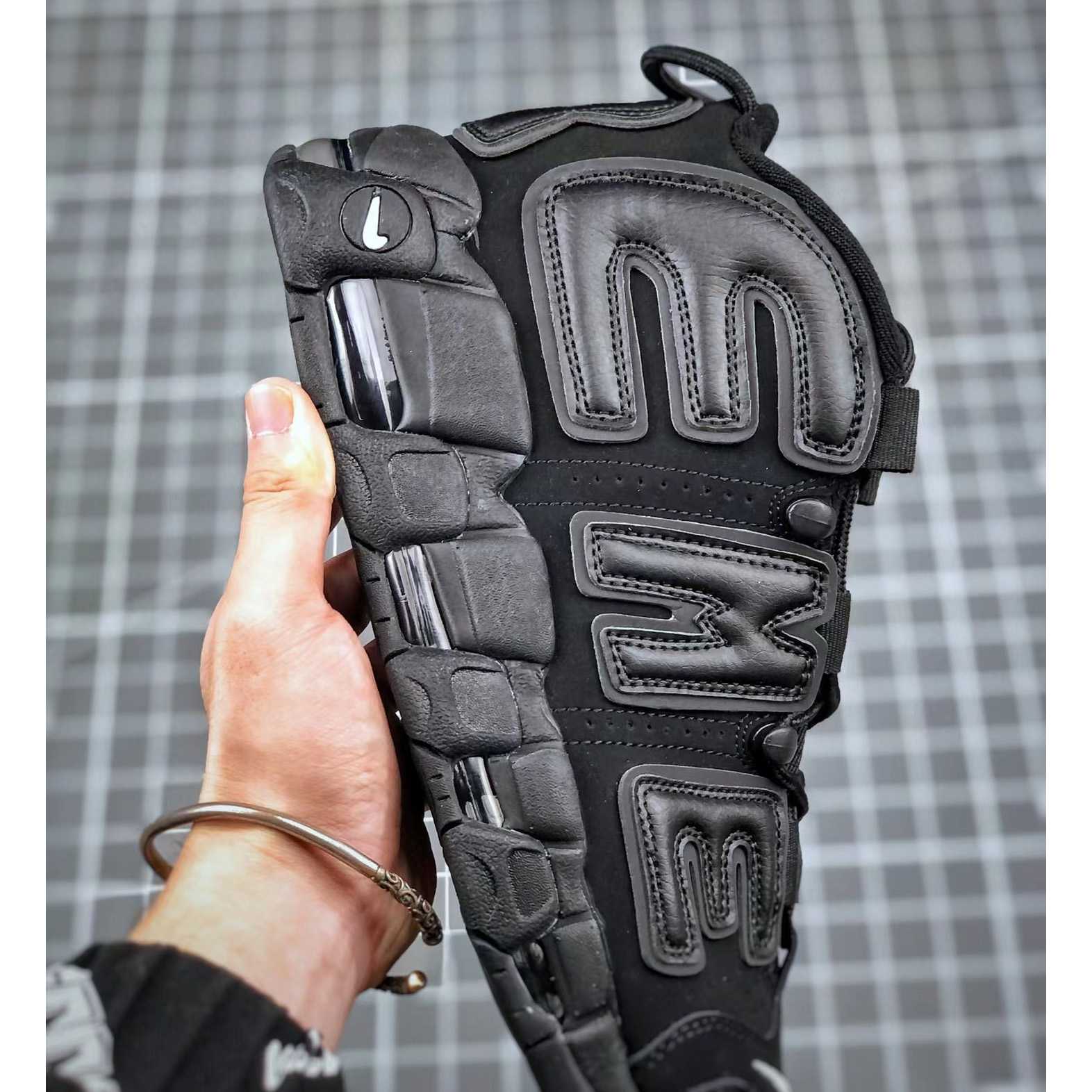 Air More Uptempo X Supreme Sneakers      902290-600-001 - EUR FASHION