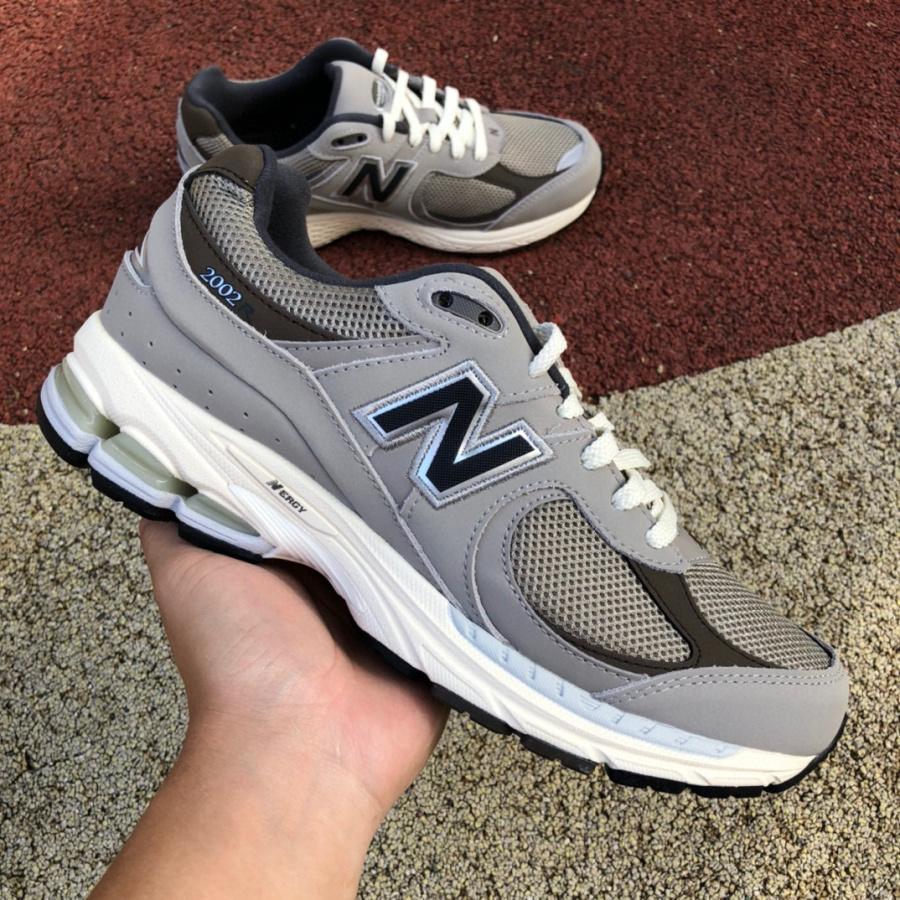 New Balance NB2002R Sneakers        M2002RAW - EUR FASHION