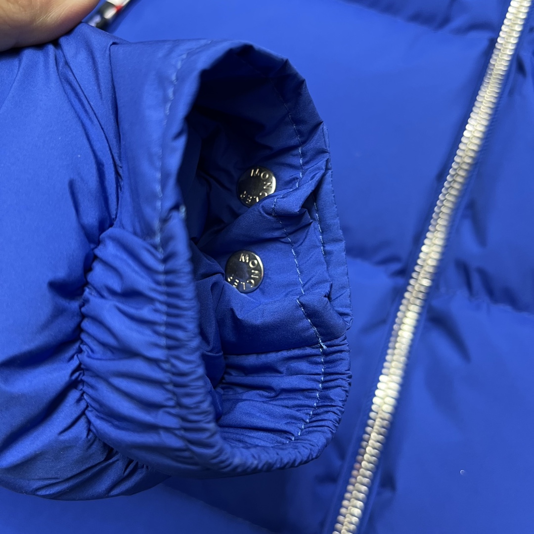 Moncler Poirier Zipped Short Down Jacket - EUR FASHION