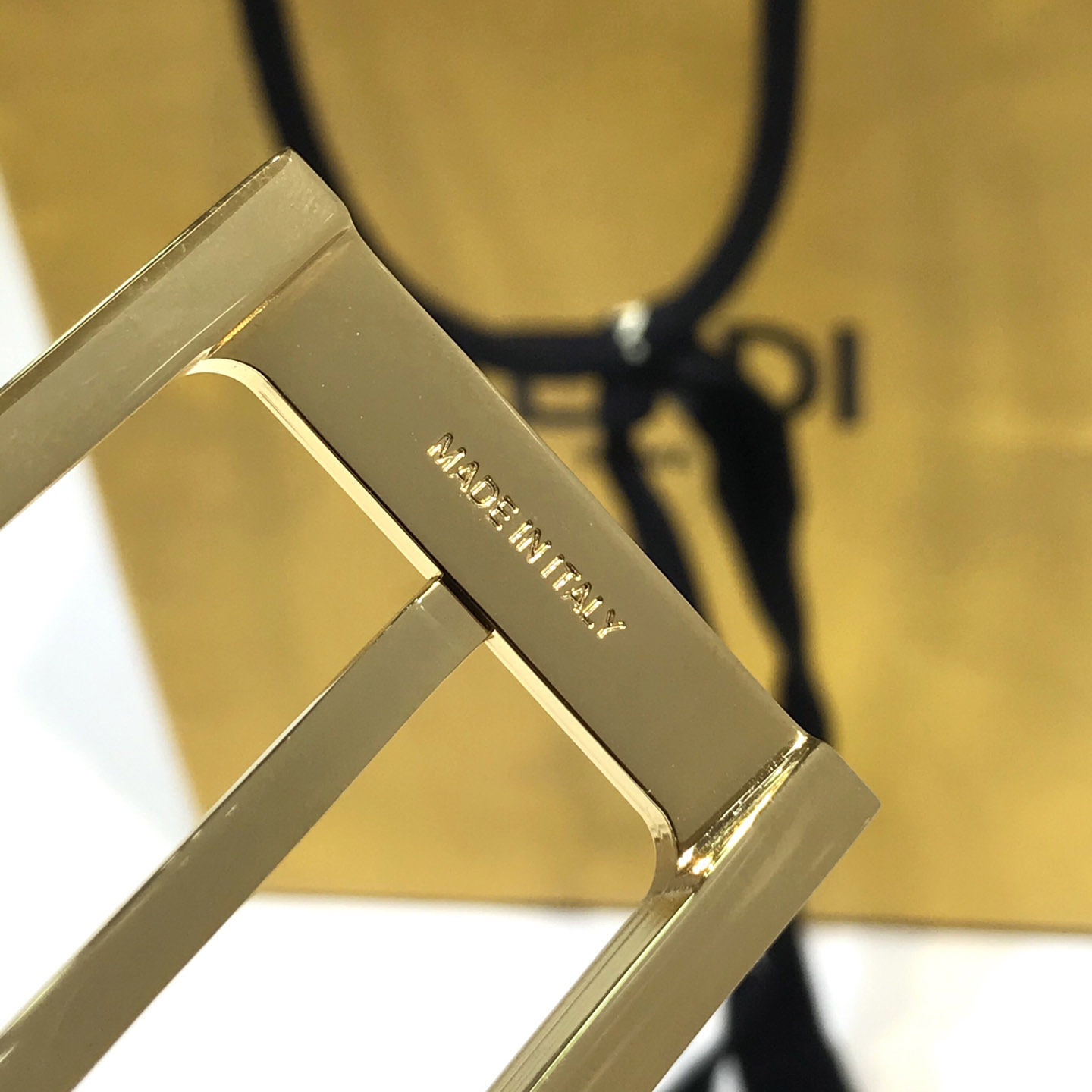 Fendi Leather Belt - EUR FASHION