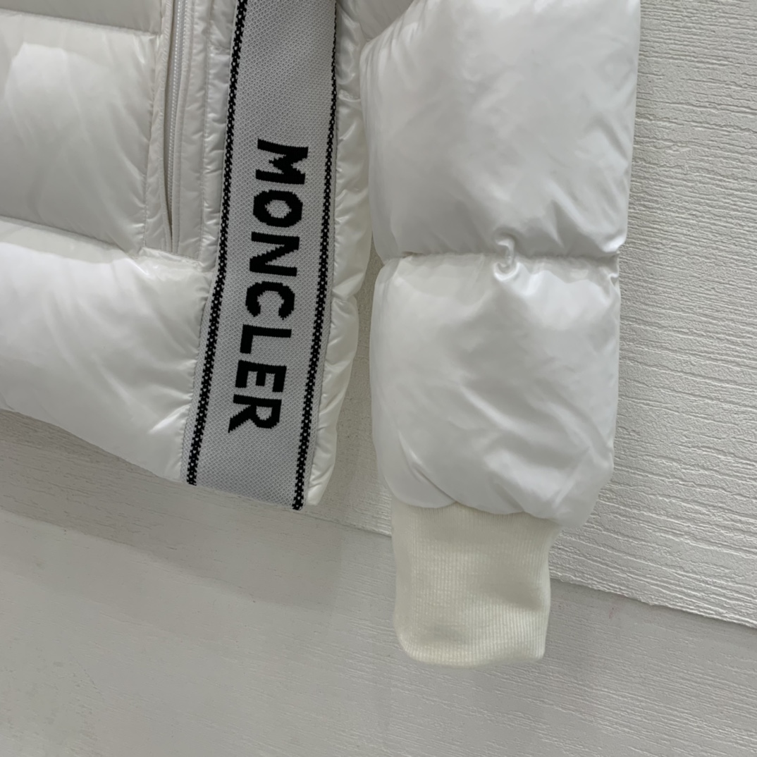 Moncler Lunetiere Short Down Jacket - EUR FASHION