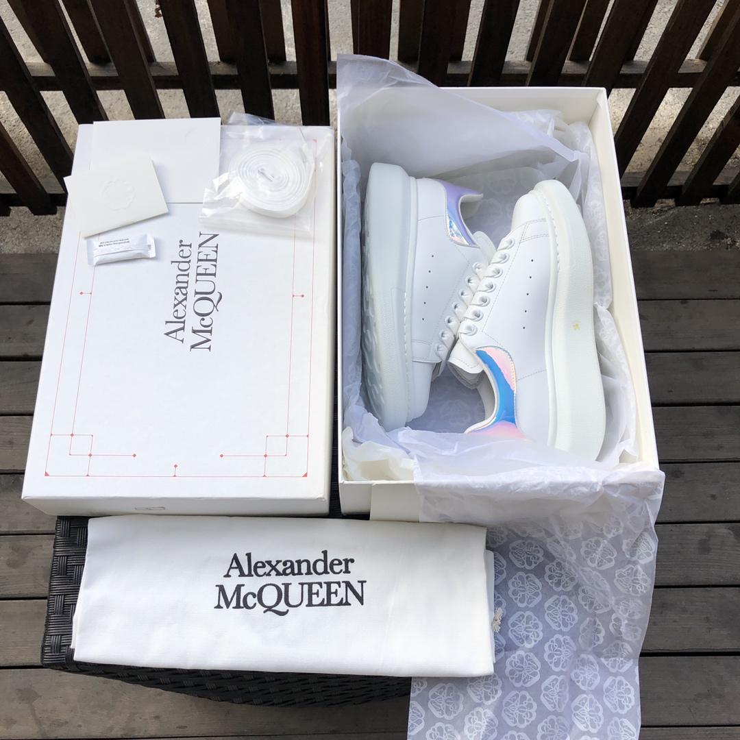 Alexander Mqueen Oversized Sneaker  - EUR FASHION