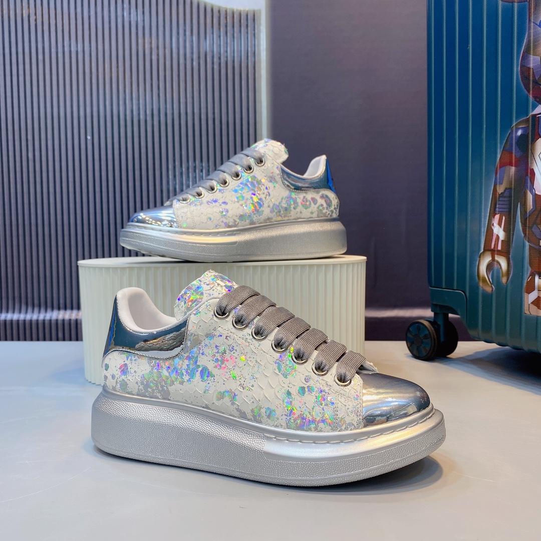 Alexander Mqueen Oversized Sneaker  - EUR FASHION